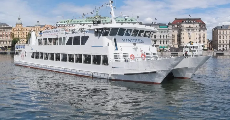 Historische Schifffahrt mit schwedischem Fika